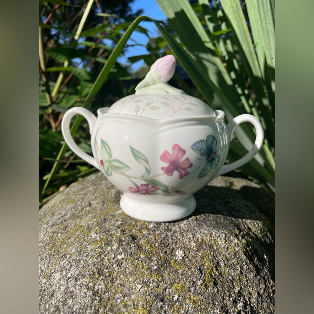 Lenox Butterfly Meadow Sugar Bowl with Lid